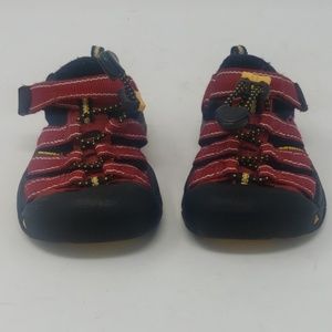 Keens toddler boy size 6 sandals